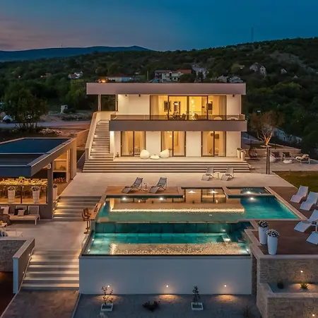 Villa Luxury Arya With 77sqm Heated Pool, Hot-tub, Sauna, Gym, Billiard, Playgrounds, 6 Bedroom Bajagic