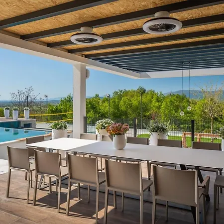 Luxury Arya With 77sqm Heated Pool, Hot-tub, Sauna, Gym, Billiard, Playgrounds, 6 Bedroom