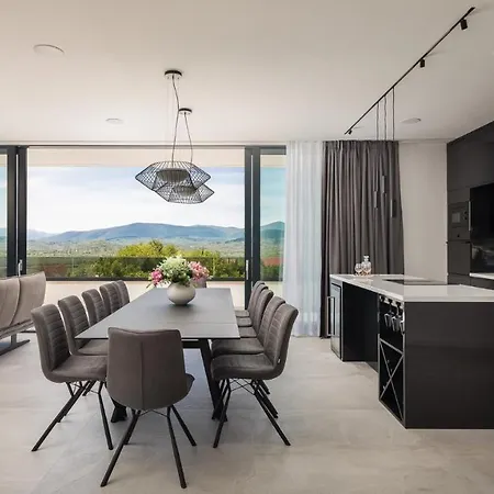 Luxury Arya With 77sqm Heated Pool, Hot-tub, Sauna, Gym, Billiard, Playgrounds, 6 Bedroom Bajagic