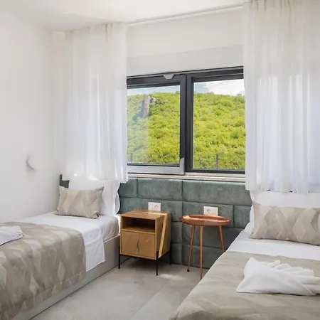 Luxury Arya With 77sqm Heated Pool, Hot-tub, Sauna, Gym, Billiard, Playgrounds, 6 Bedroom