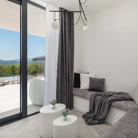 Luxury Arya With 77sqm Heated Pool, Hot-tub, Sauna, Gym, Billiard, Playgrounds, 6 Bedroom Bajagic