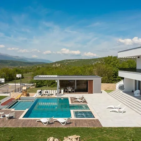 Luxury Arya With 77sqm Heated Pool, Hot-tub, Sauna, Gym, Billiard, Playgrounds, 6 Bedroom Bajagic