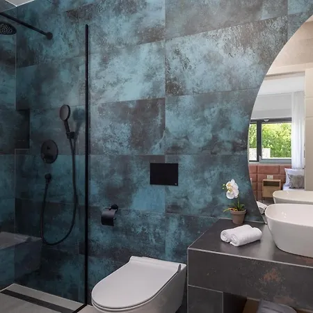 Luxury Arya With 77sqm Heated Pool, Hot-tub, Sauna, Gym, Billiard, Playgrounds, 6 Bedroom