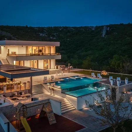Villa Luxury Arya With 77sqm Heated Pool, Hot-tub, Sauna, Gym, Billiard, Playgrounds, 6 Bedroom Bajagic