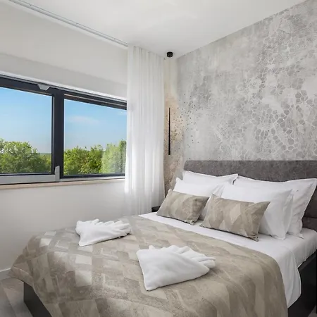 Vila Luxury Arya With 77sqm Heated Pool, Hot-tub, Sauna, Gym, Billiard, Playgrounds, 6 Bedroom