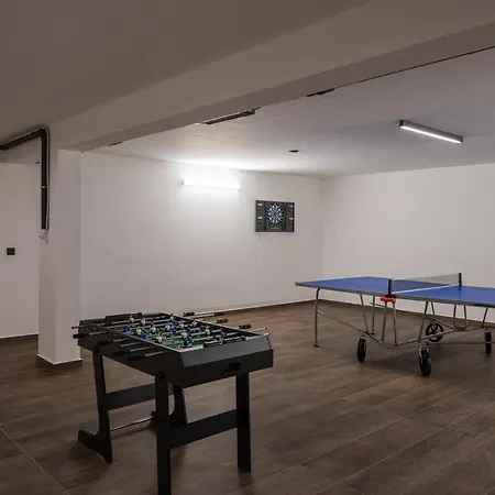 Luxury Arya With 77sqm Heated Pool, Hot-tub, Sauna, Gym, Billiard, Playgrounds, 6 Bedroom Vila Bajagic
