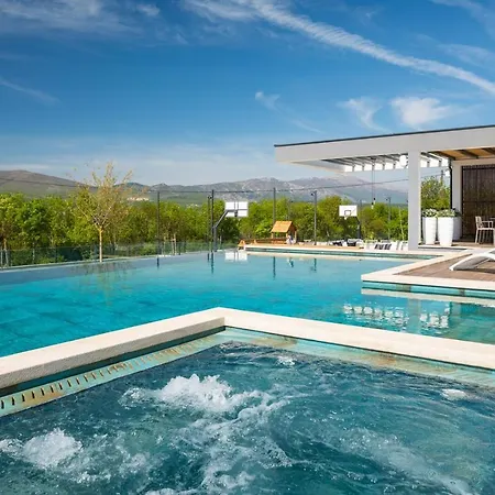 Luxury Arya With 77sqm Heated Pool, Hot-tub, Sauna, Gym, Billiard, Playgrounds, 6 Bedroom Vila