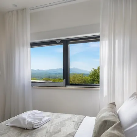 Vila Luxury Arya With 77sqm Heated Pool, Hot-tub, Sauna, Gym, Billiard, Playgrounds, 6 Bedroom Bajagic