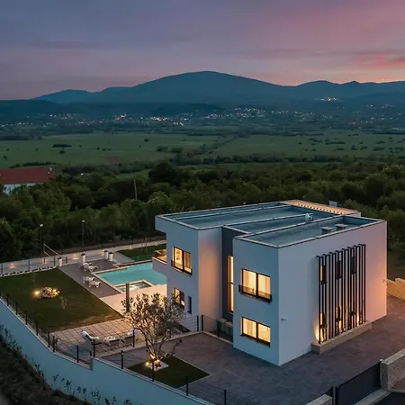 Luxury Arya With 77sqm Heated Pool, Hot-tub, Sauna, Gym, Billiard, Playgrounds, 6 Bedroom Vila *
